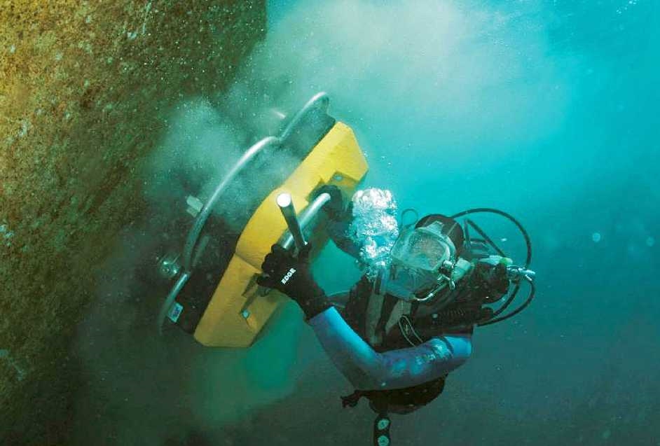 Divers & Underwater Cleaning & Inspection